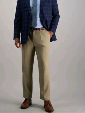 Haggar Men's Straight Dark Khaki Pleated with Cuff, 42x30